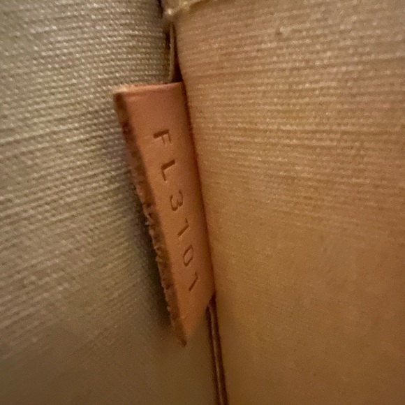 Louis Vuitton Alma PM- 12.6 x 9.8 x 6.3 inches - Picture 4 of 8